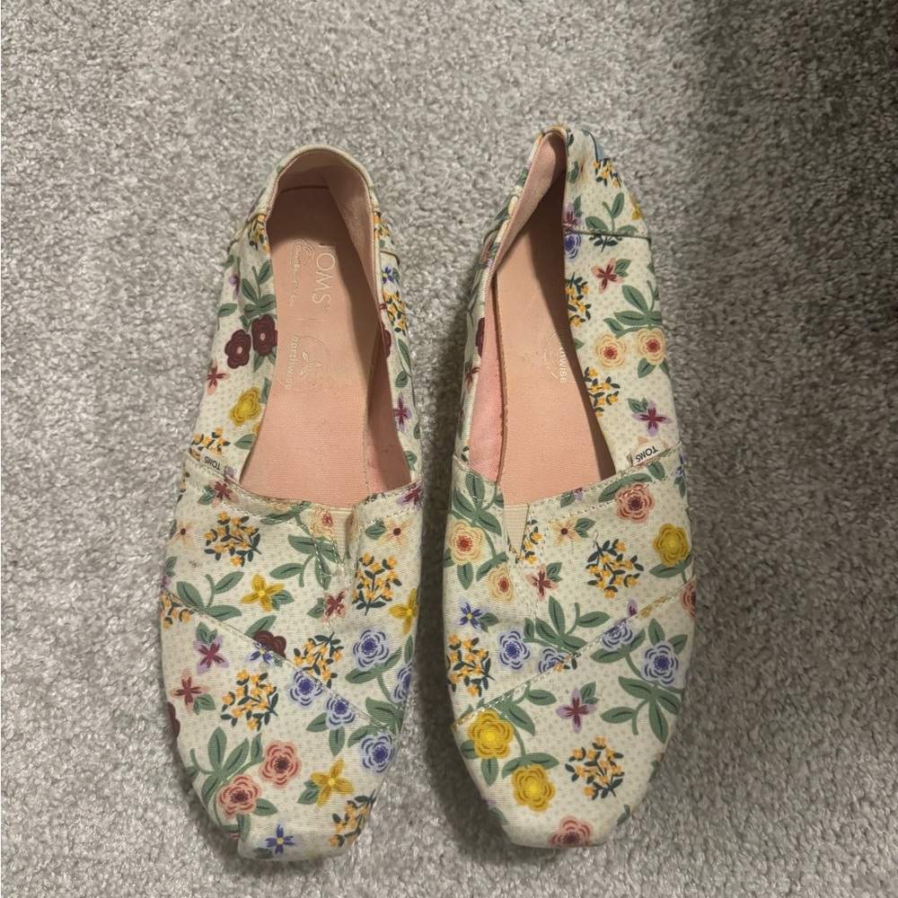 Toms canvas shoes - Floral - Sz 8.5